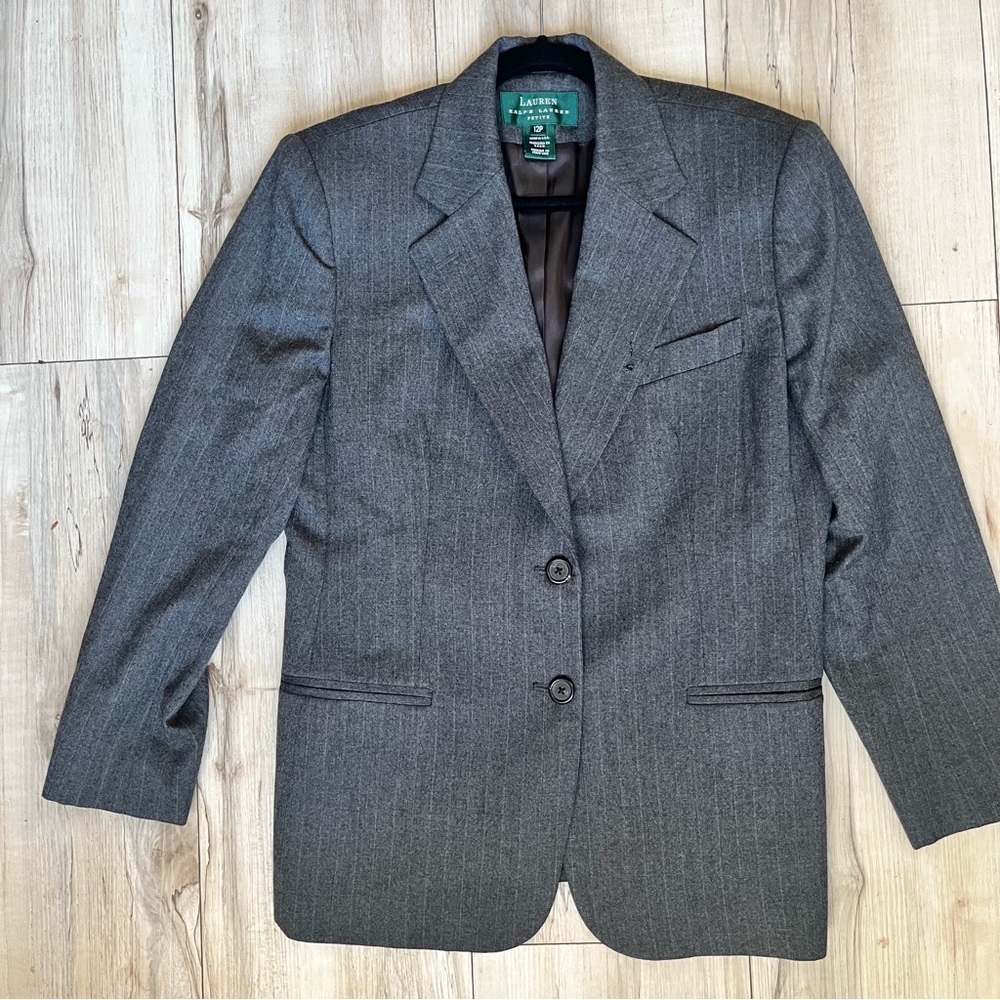 Ralph Lauren Charcoal pinstripe women’s Blazer sz 12p grey 100% wool
